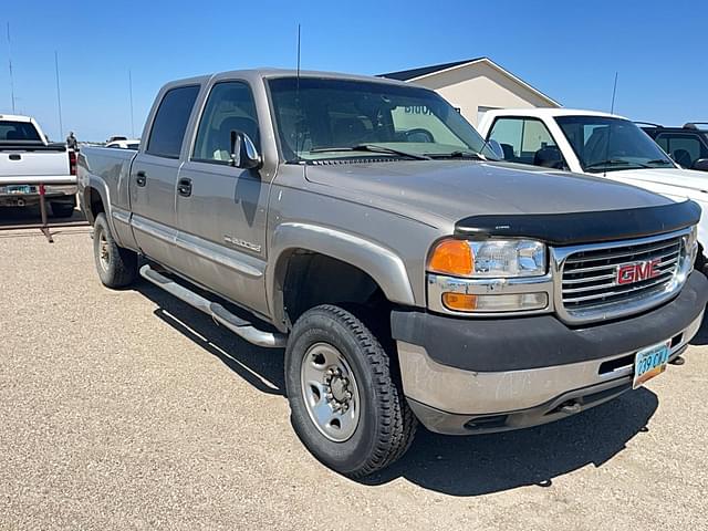 Image of GMC 2500HD equipment image 2