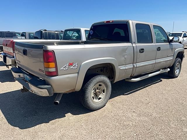Image of GMC 2500HD equipment image 4