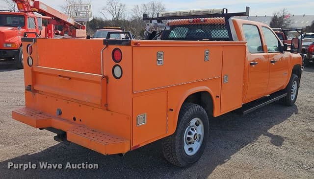 Image of Chevrolet 2500HD equipment image 4