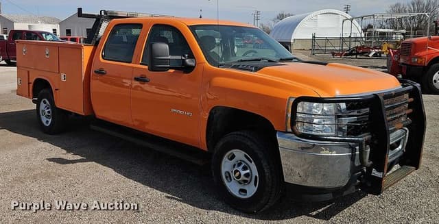 Image of Chevrolet 2500HD equipment image 2