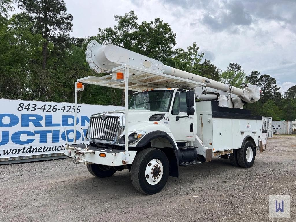 Image of International 7400 Primary image