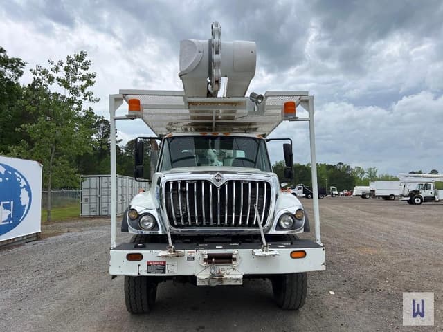 Image of International 7400 equipment image 2