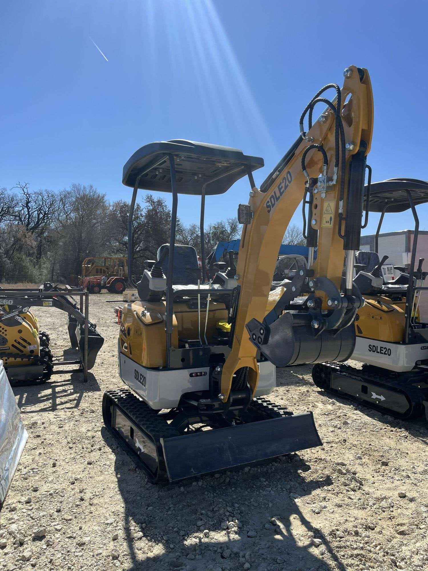 2025 Yanmar SDLE20 Equipment Image0