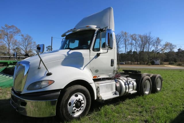 Image of International ProStar Plus 122 equipment image 1