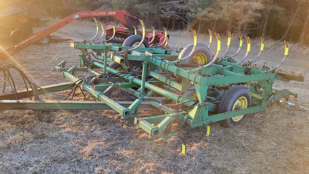 Image of John Deere 1010 Image 1