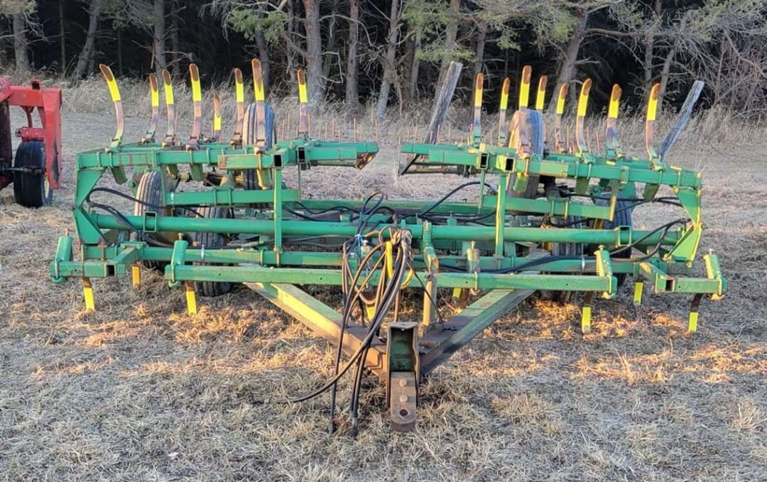 Image of John Deere 1010 Image 0