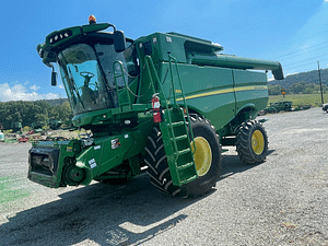 SOLD - John Deere 9550 Sidehill Combine For Sale - Fresh out of the fields Image