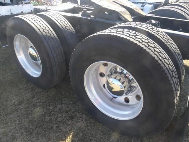 Image of Kenworth T880 equipment image 4