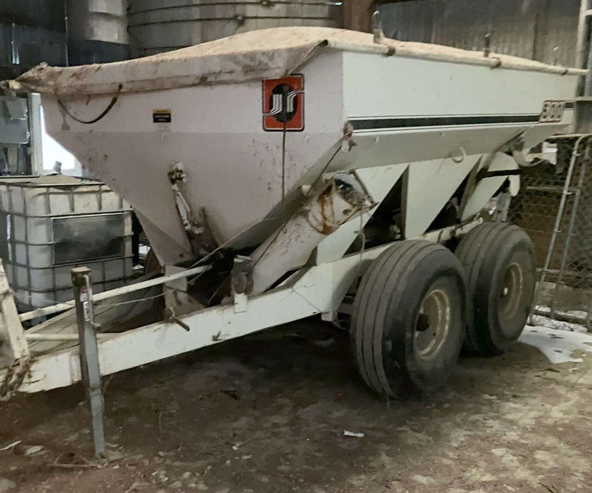 Willmar 600 Equipment Image0