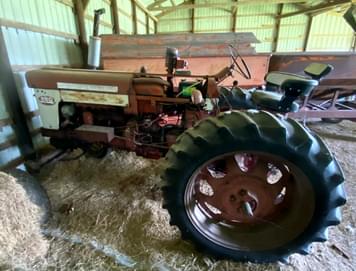 Main image International Harvester 560