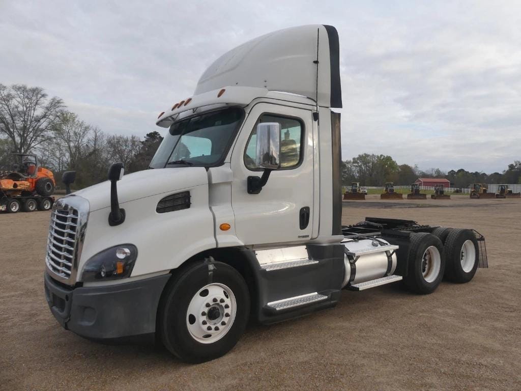 2017 Freightliner Cascadia Equipment Image0