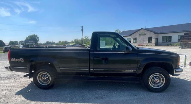 Image of GMC K3500 equipment image 3