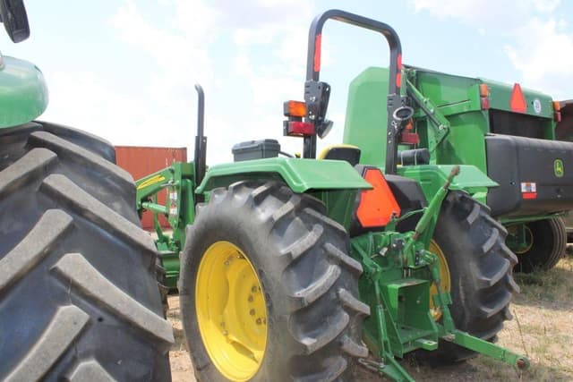 Image of John Deere 5055E equipment image 3