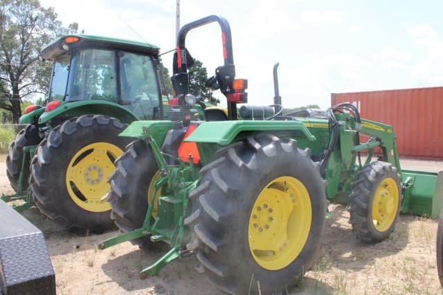 Image of John Deere 5055E equipment image 2