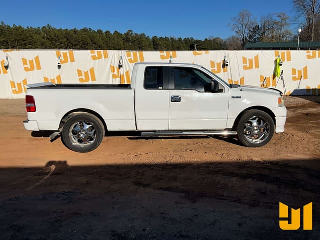 Image of Ford F-150 equipment image 3