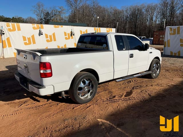 Image of Ford F-150 equipment image 4