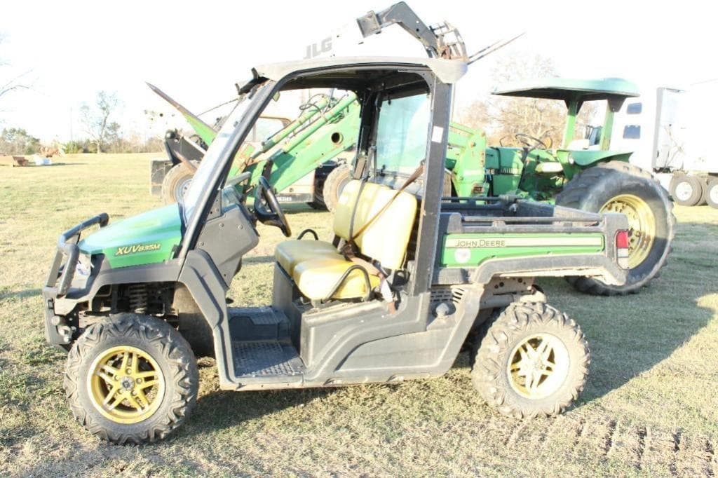 Image of John Deere XUV 835M Primary image