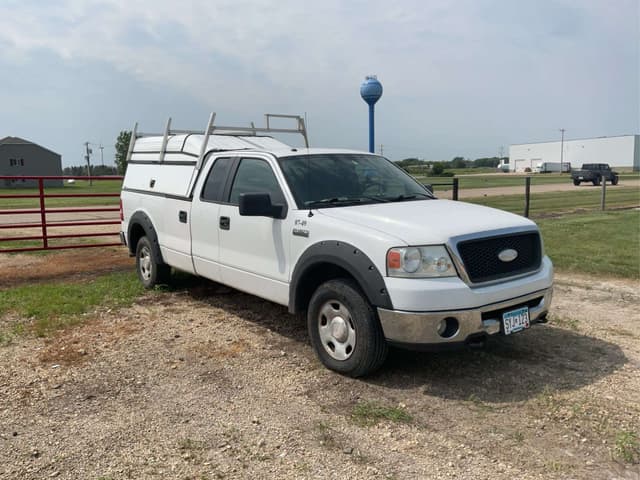 Image of Ford F-150 equipment image 3