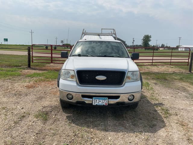 Image of Ford F-150 equipment image 2