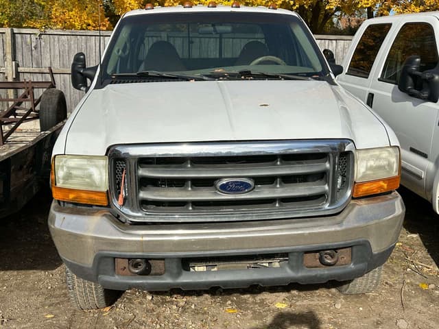 Image of Ford F-350 equipment image 3