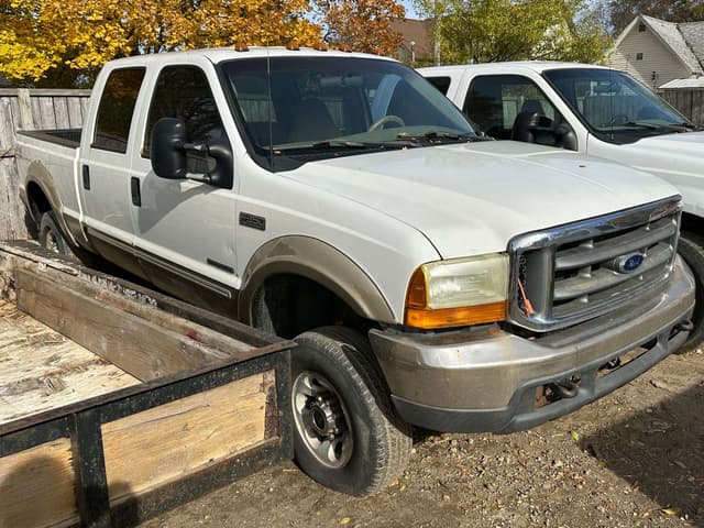 Image of Ford F-350 equipment image 2
