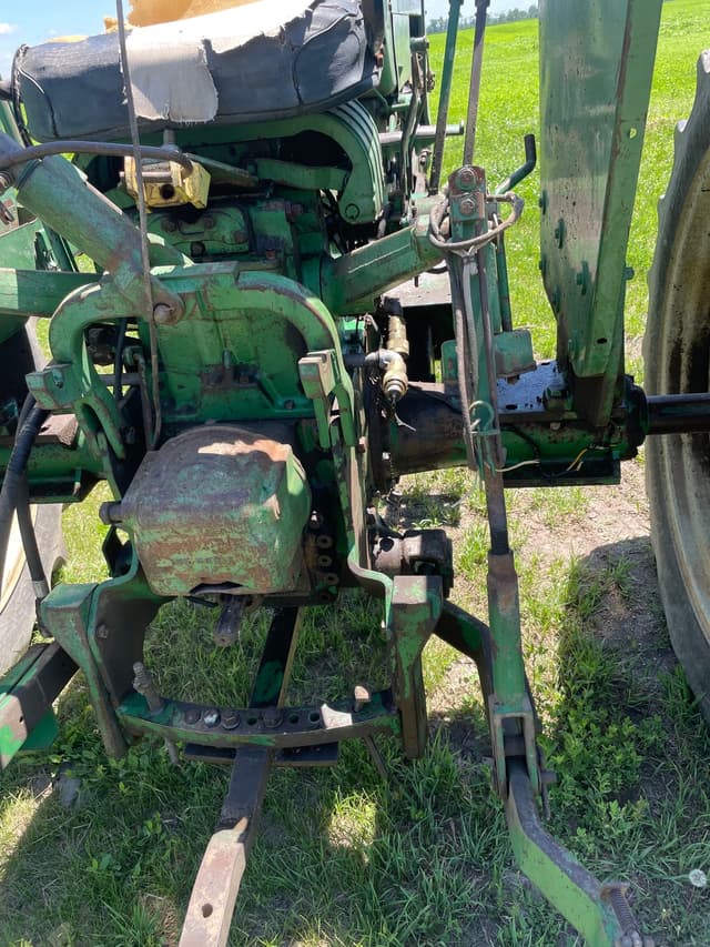 Image of Oliver 1600 equipment image 1
