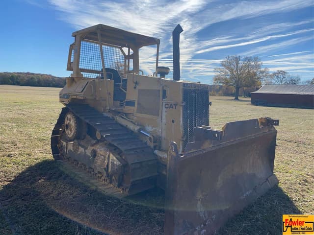 Image of Caterpillar D5H equipment image 2