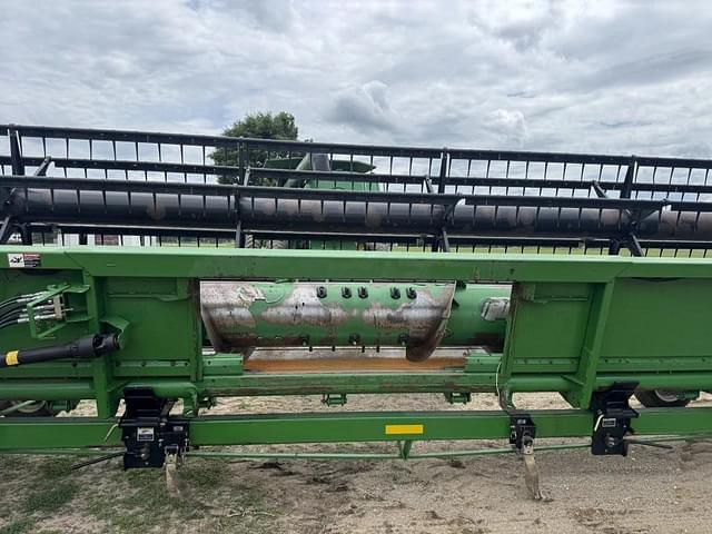 Image of John Deere 635F equipment image 4