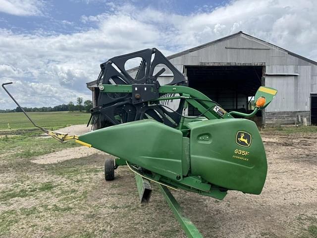Image of John Deere 635F equipment image 1