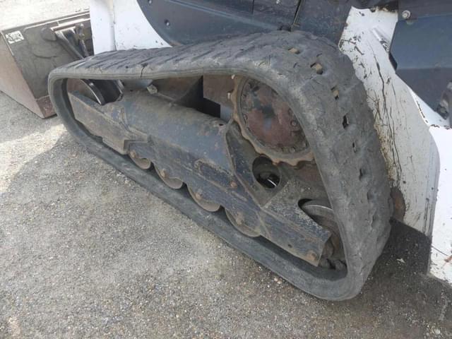 Image of Bobcat T64 equipment image 4