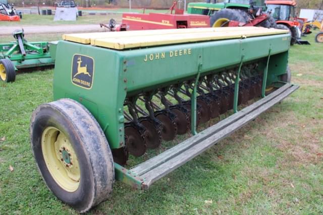 Image of John Deere 8300 equipment image 2