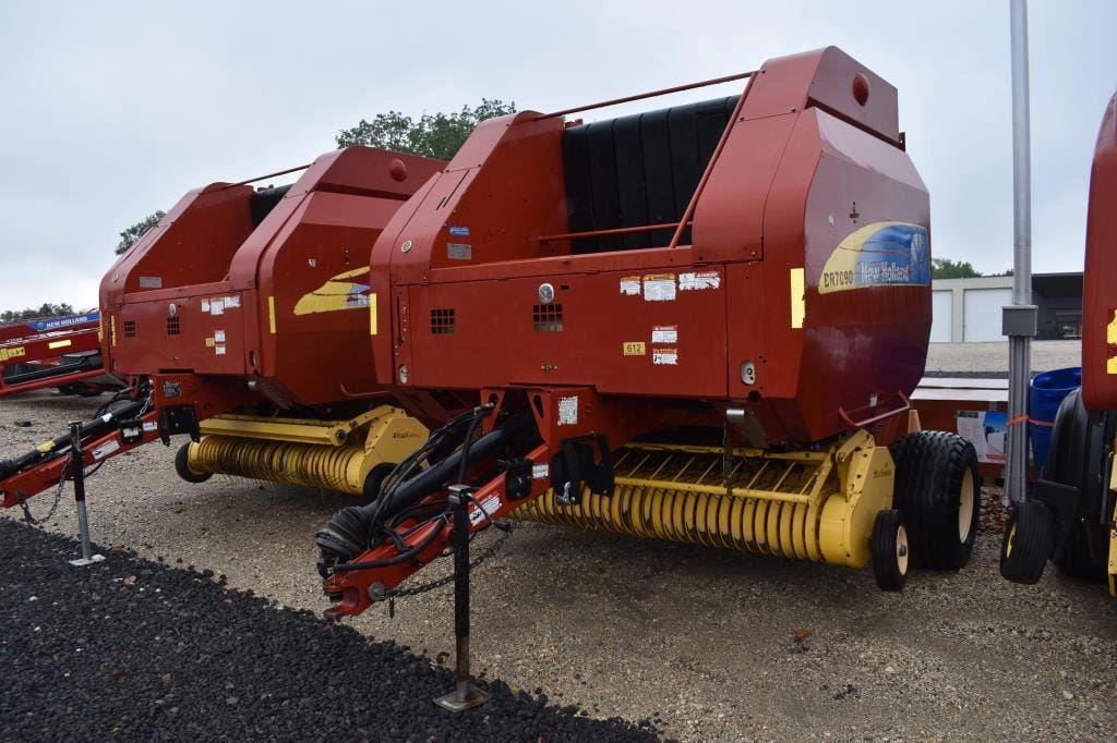 New Holland BR7090 Equipment Image0
