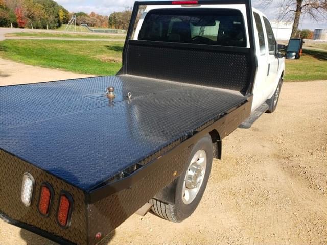 Image of Ford F-350 equipment image 4