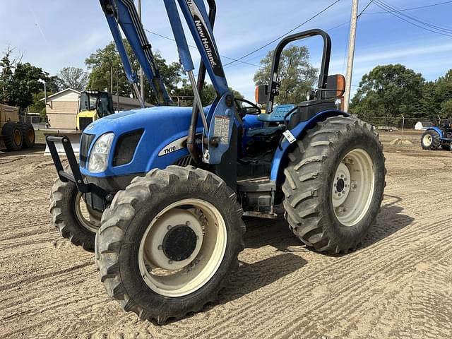 Image of New Holland TN70A equipment image 1