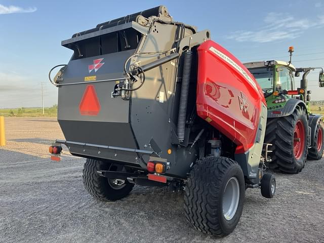 Image of Massey Ferguson RB4180V equipment image 4