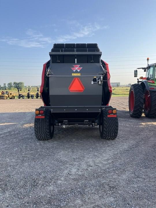 Image of Massey Ferguson RB4180V equipment image 3