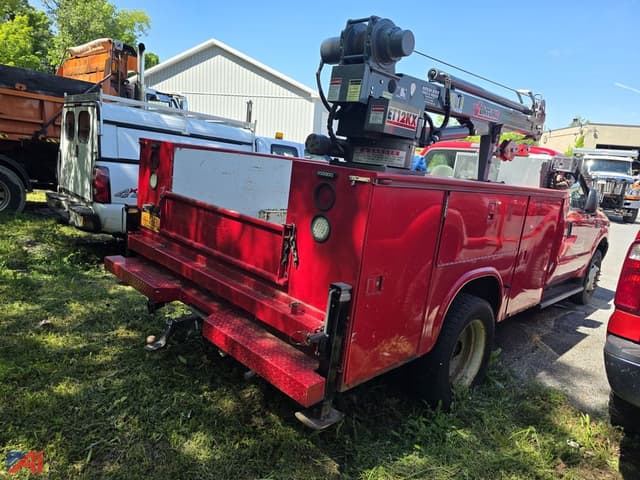Image of Ford F-550 equipment image 3