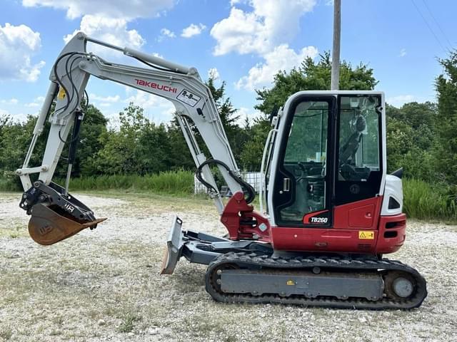 Image of Takeuchi TB260 equipment image 1