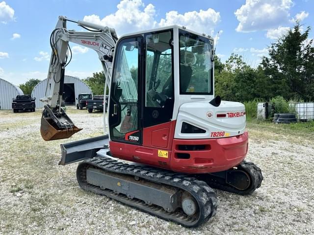 Image of Takeuchi TB260 equipment image 2