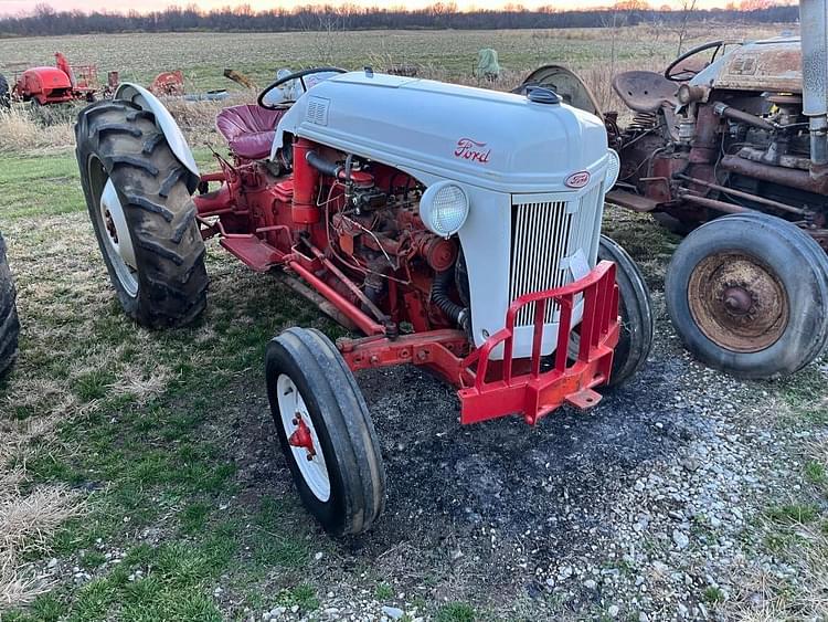 Ford 8N Equipment Image0