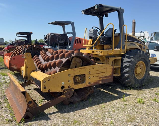 Image of Caterpillar CP-563E equipment image 1