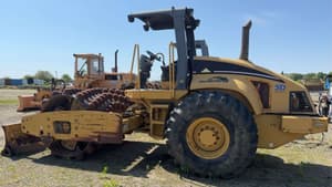 2004 Caterpillar CP-563E Image