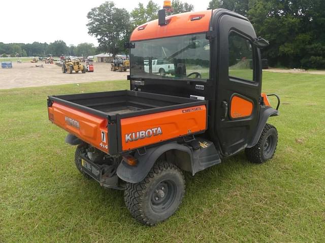 Image of Kubota RTV-X1100C equipment image 2