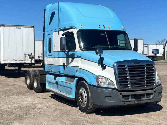 Image of Freightliner Cascadia equipment image 2