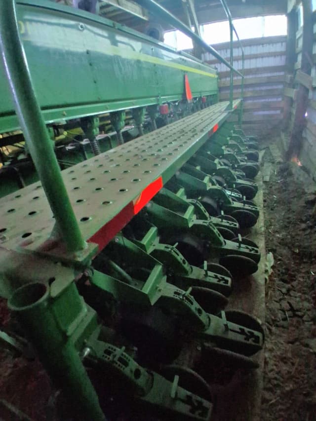 Image of John Deere 1530 equipment image 3