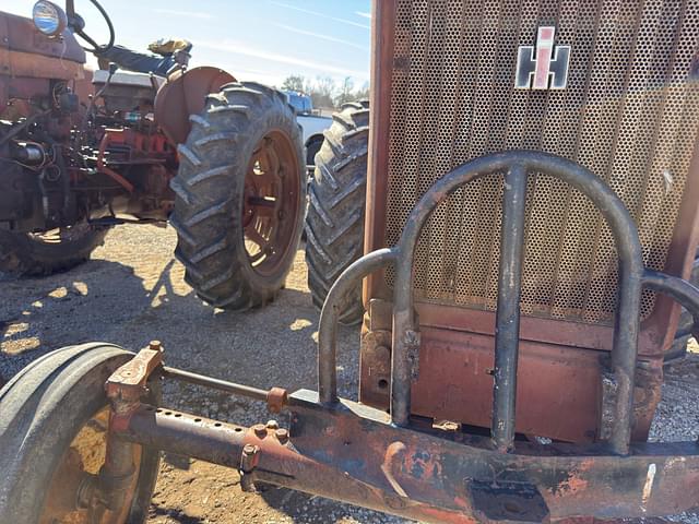 Image of International Harvester 504 equipment image 2