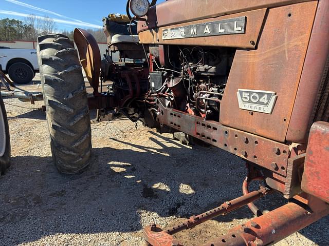 Image of International Harvester 504 equipment image 2