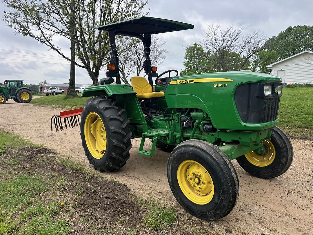 Image of John Deere 5045D Image 0