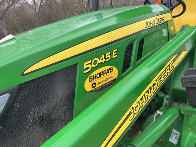 Image of John Deere 5045E equipment image 2