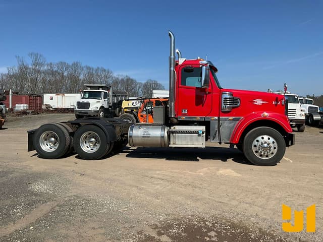 Image of Freightliner Coronado equipment image 3